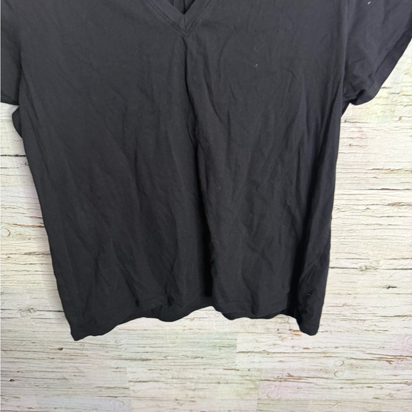 Everlane Black Short Sleeve V-Neck Tee size xl - Picture 2 of 5